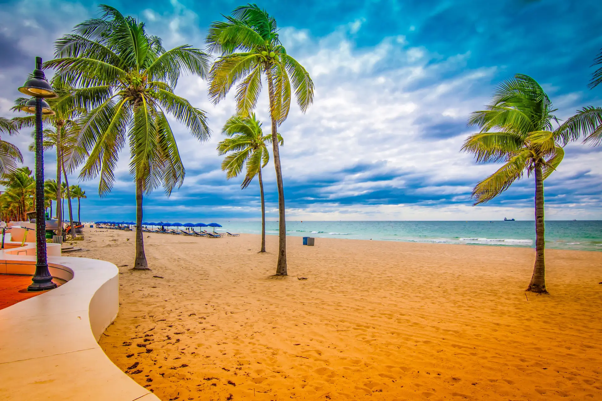Coral Springs, Florida homes for sale — Coral Springs Florida palm-lined beachfront and coastal lifestyle scene